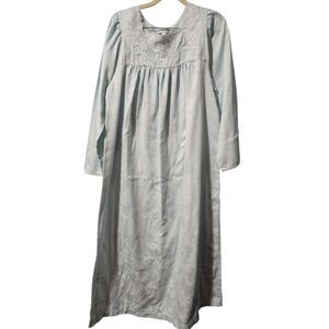 MISS ELAINE Women's Nightgown Light Blue Medium